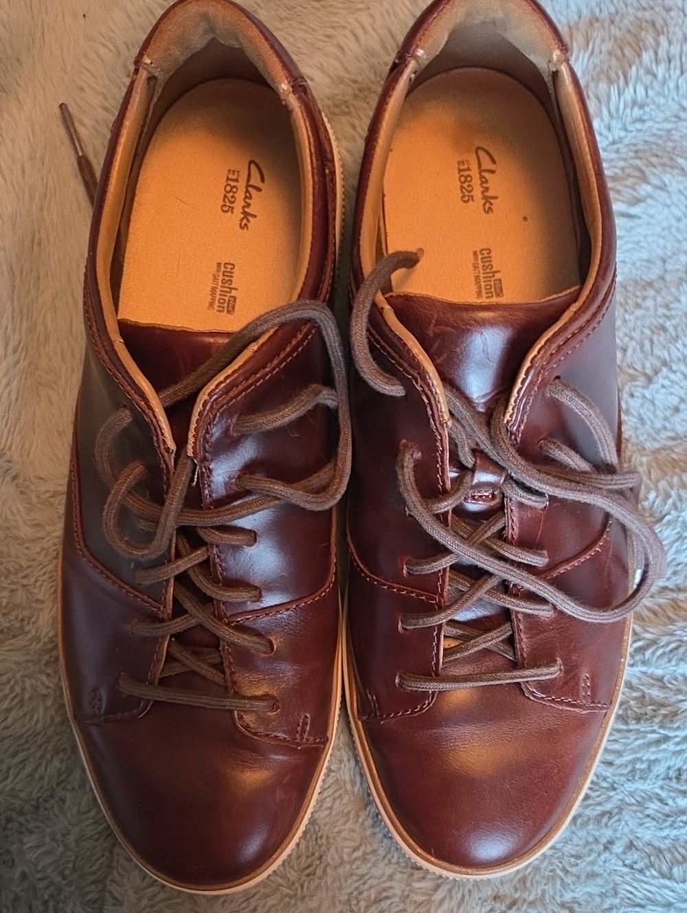 Clarks Men’s Brown Leather Lace-Up Sneakers